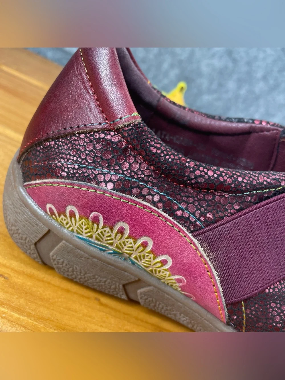 L'Artiste Spring Step Lata Womens Size 8.5 EU 39 Burgundy Leather Floral Loafers